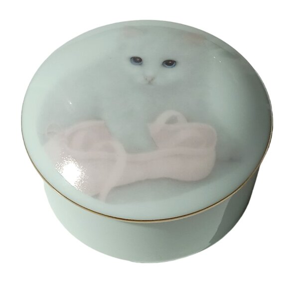 Otagiri Vintage Porcelain Trinket Box, White Kitten with Ballet Shoe, Cute - Picture 1 of 13
